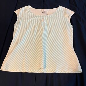 Dressbarn White and Blue Short Sleeve Tee